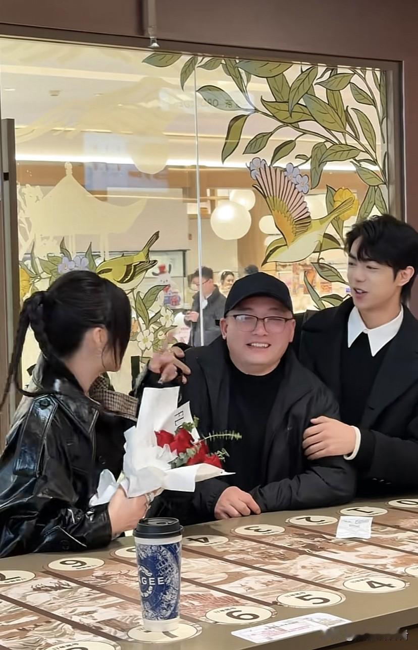 盈公主拒绝了纳迪尔，她说，她太老了，不要影响你的人生，毕竟纳迪尔才21岁，她们相