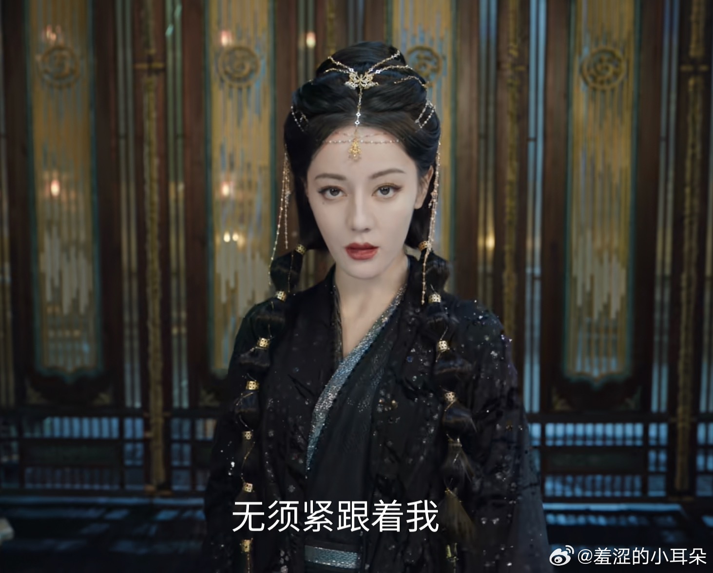 热巴和倪妮撞造型了