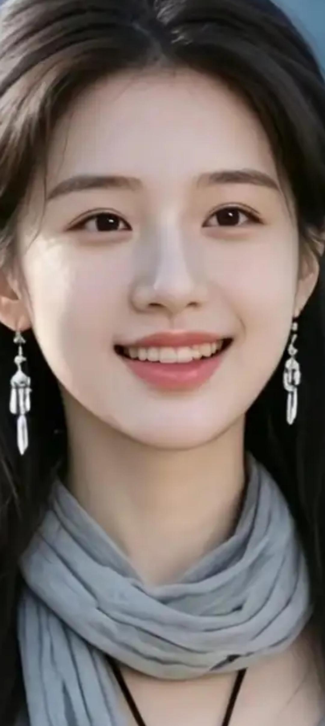 甜美笑容，优雅耳环，灰色围巾，时尚穿搭，元气满满的一天！😊✨