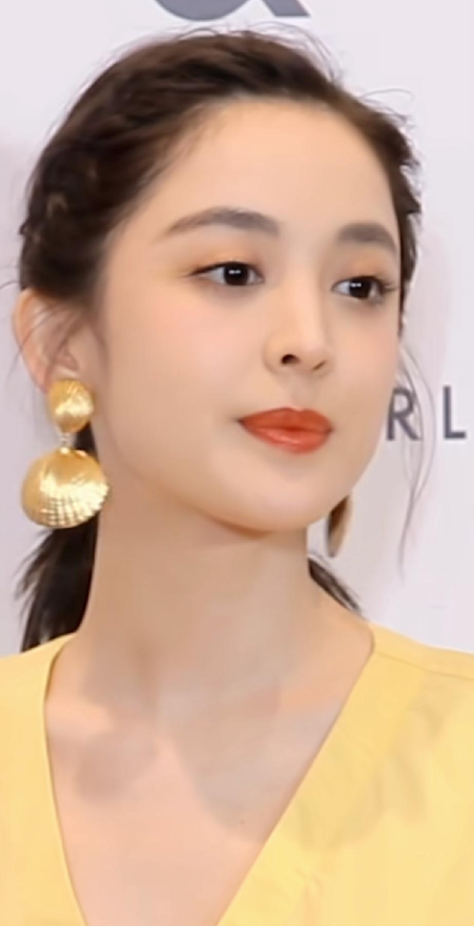 娜扎活动现场截图[比心]