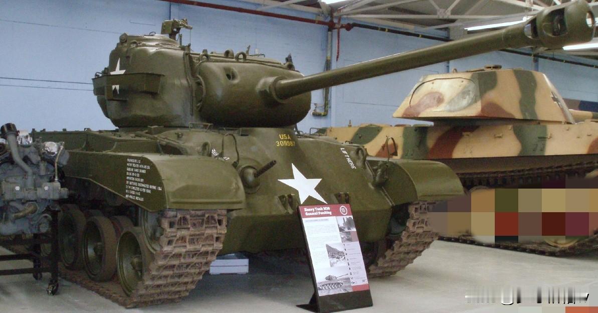 花旗国的M-26“潘兴”坦克于1944年11月投产，至1945年10月，在其接近