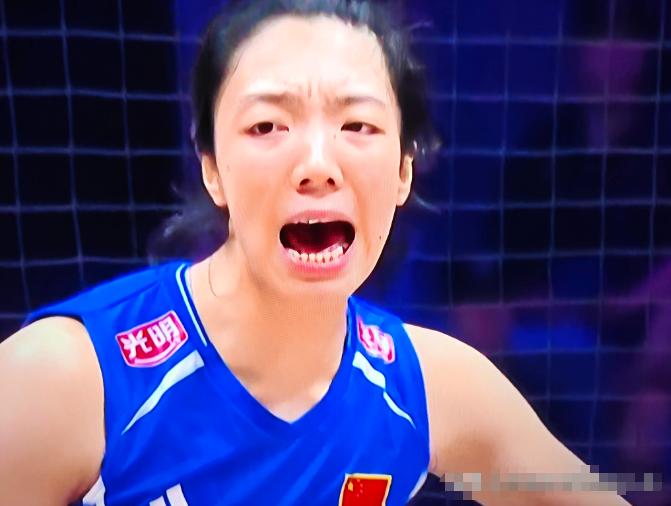亚锦赛两场球看下来，一直有个疑问，那就是既然吴梦洁已经伤愈回归了，为什么还把唐欣