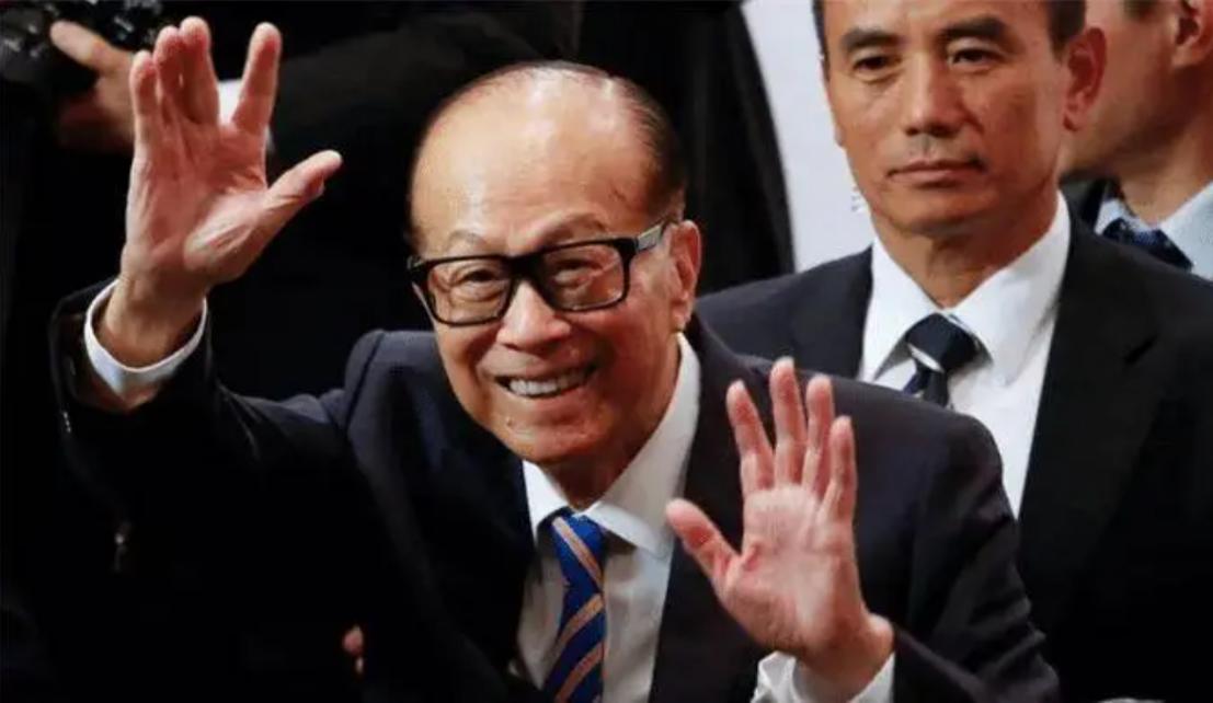 李嘉诚坐拥巨额财富，弟弟却一贫如洗，李嘉诚为什么不帮助自己穷困潦倒的亲弟弟？ 