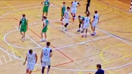 辽宁男篮两小将齐聚！黄秋实现身西班牙联赛，身披10号球衣，他和队友张峻豪并肩作战