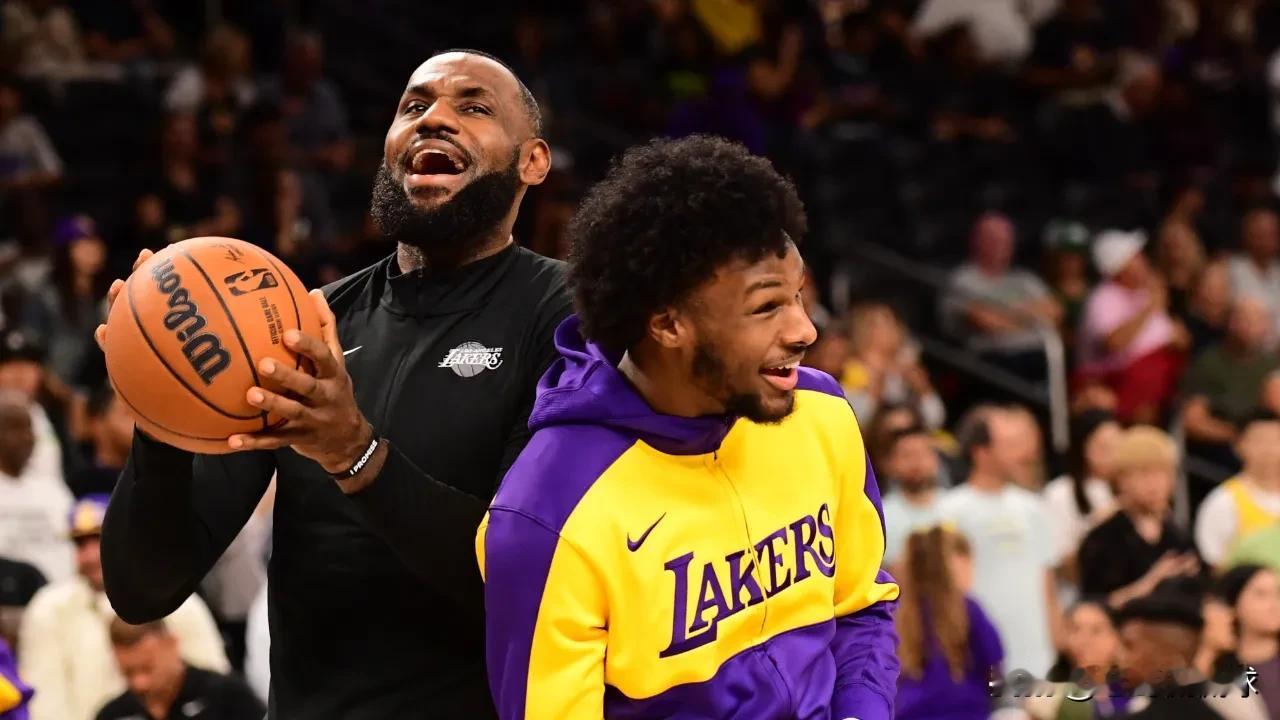 前NBA球员查理-维拉纽瓦真是太损了！最近维拉纽瓦在参加的一个节目中，聊到了湖人