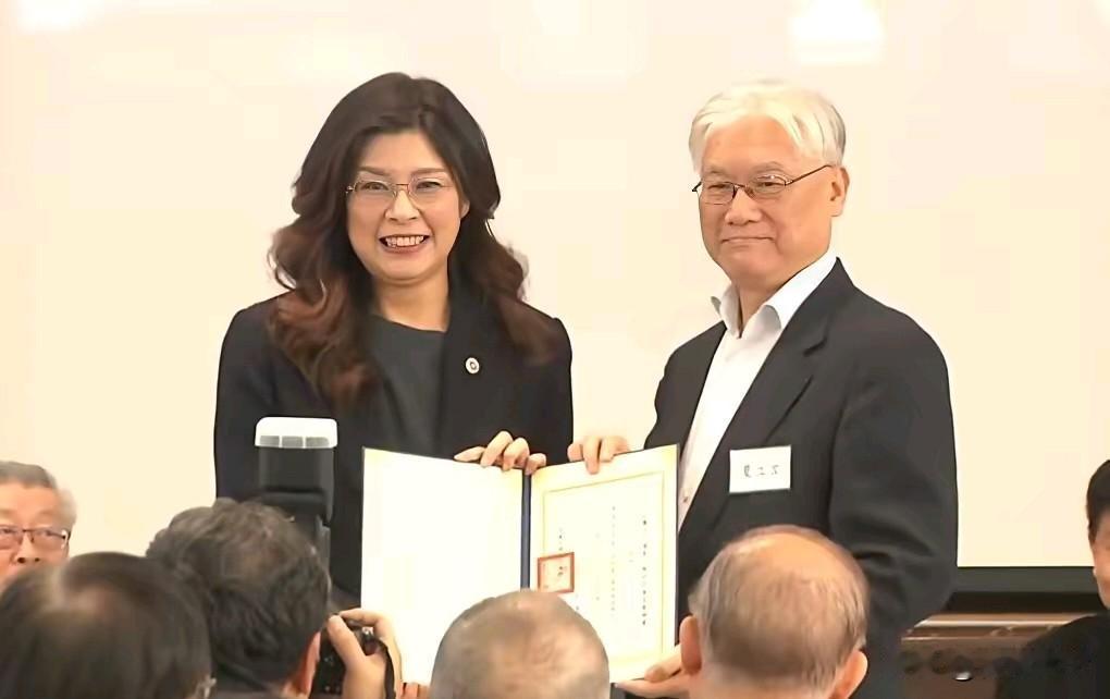 郑丽文这步棋不太高明！国民党主席郑丽文聘任前任主席朱立伦的副手夏立言为“国民党智