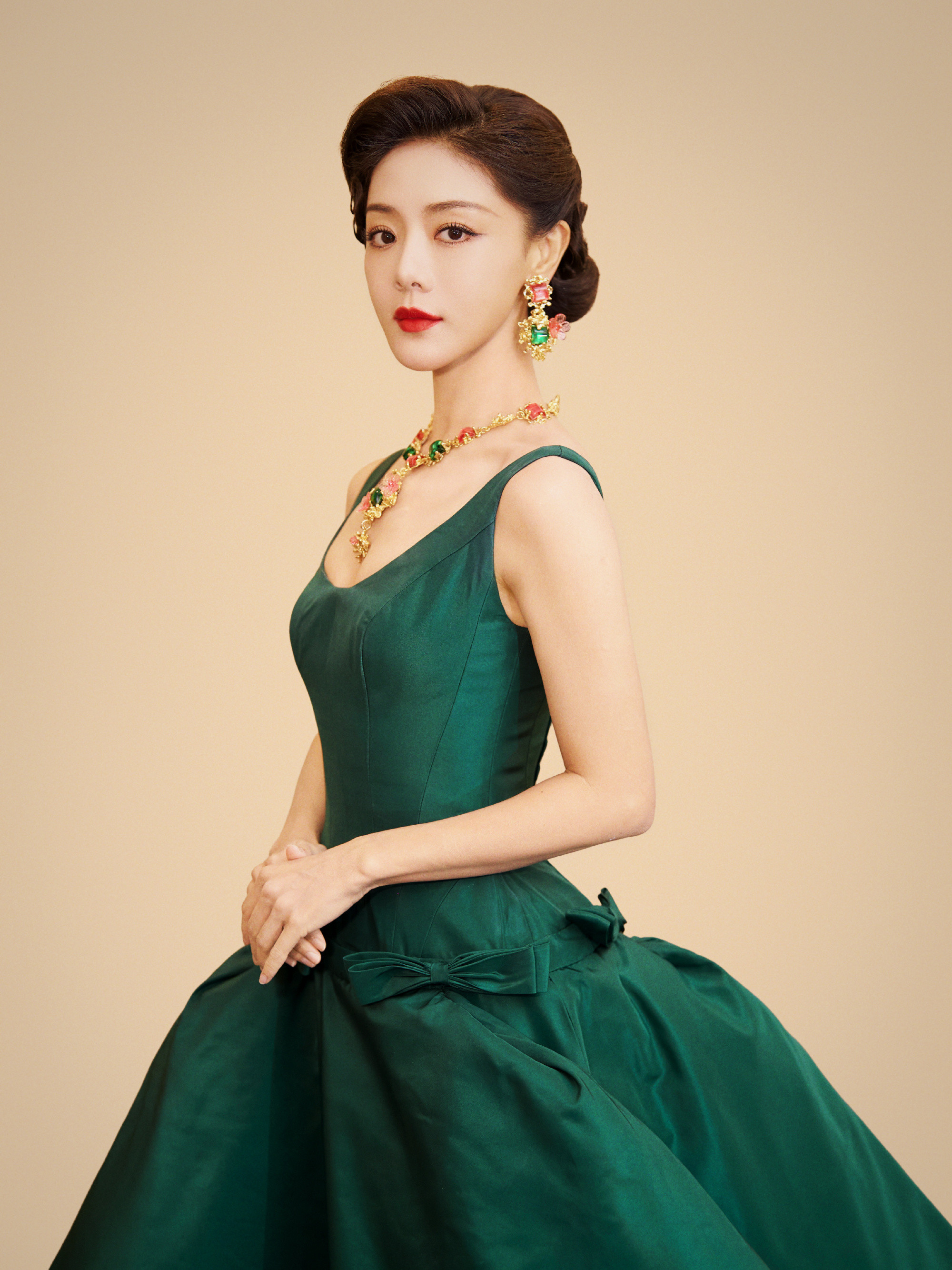 古堡画报女郎邓家佳摄影：黄辉​​​