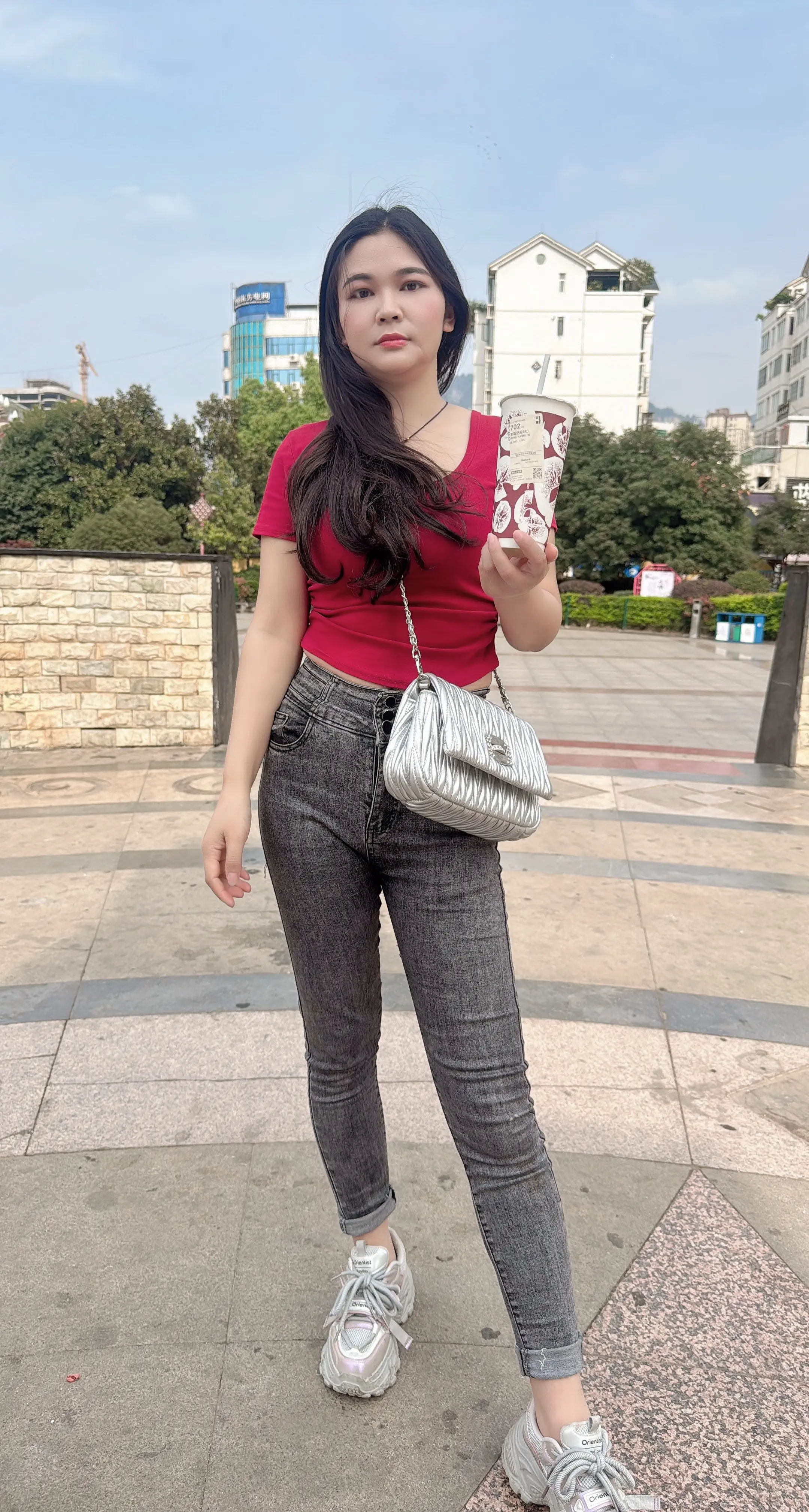 奶茶一杯快乐加倍