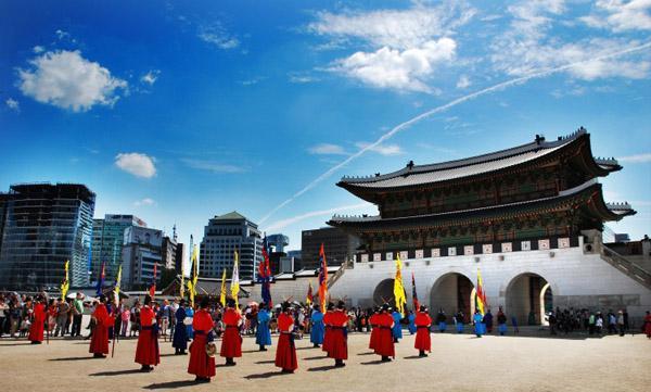 韩国免签小鼻子小眼睛韩国终于对我们实行免签了，也算有点进步吧。但韩国这个免签