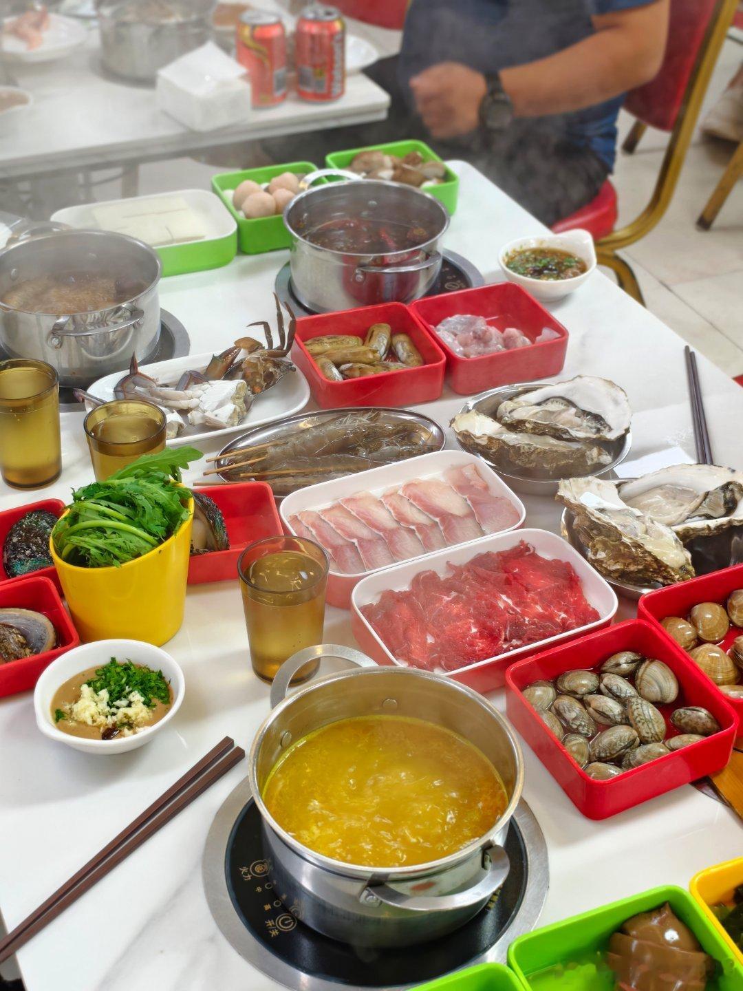 北京果然是美食的荒漠，天津滨海新区都有这么新鲜的潮汕海鲜锅了[哭哭]我在北京吃过几