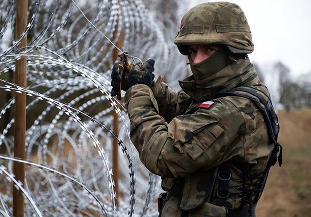 放下俄罗斯不管，北约盟友突然宣布调转炮口，直接指向了德国波兰总统纳夫罗茨基在