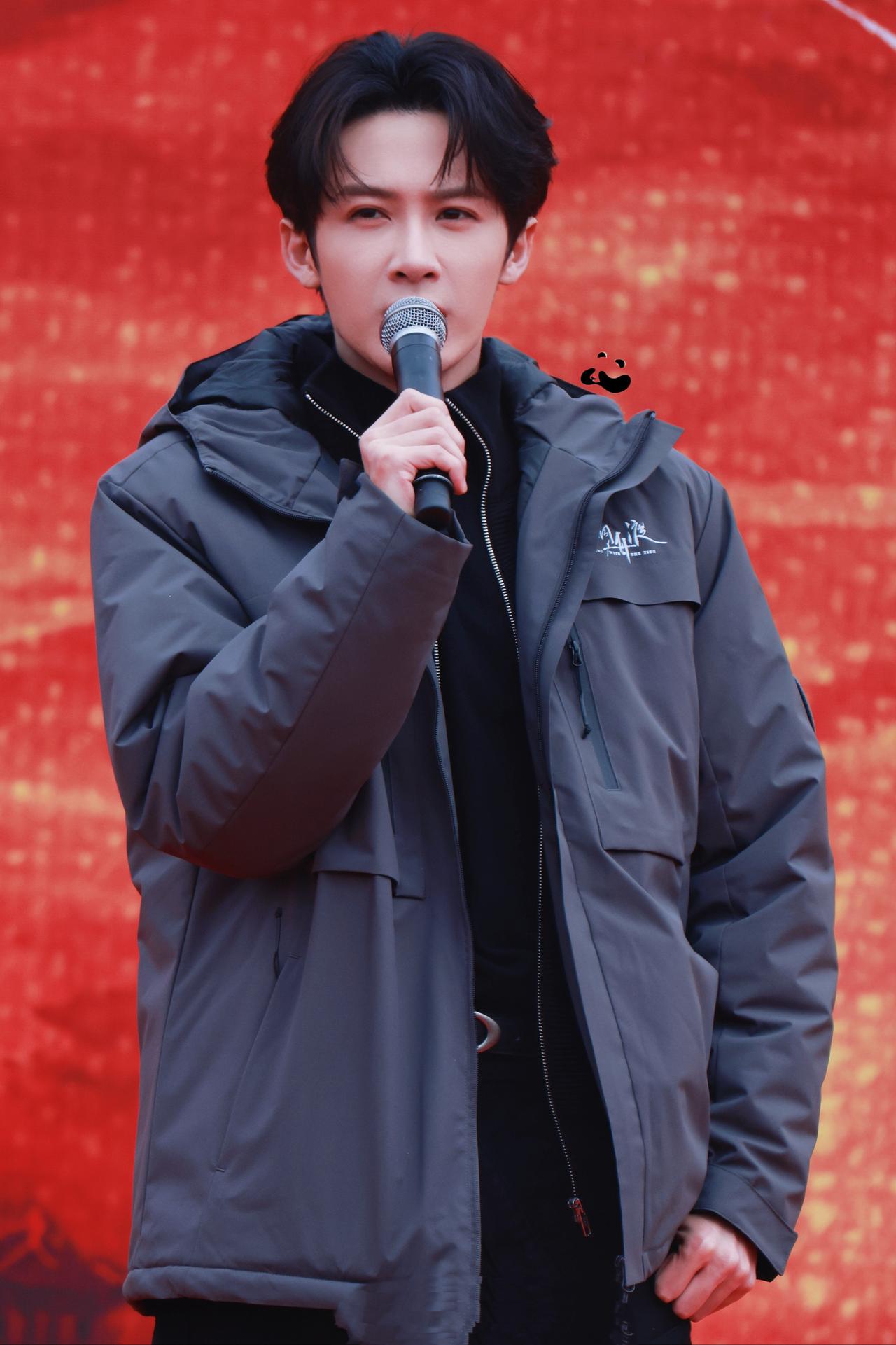 檀健次卢昱晓新剧开机照，颜值暴击太惊艳2026年1月25日，檀健次与卢昱晓主