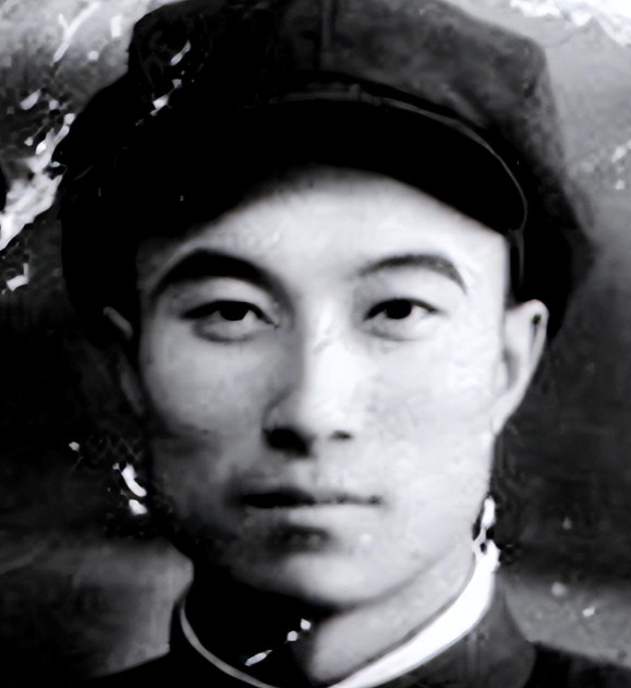 1952年，一名班长因涉嫌贪污被判处死刑，毛主席在得知以后，眉头紧锁，下令：不要