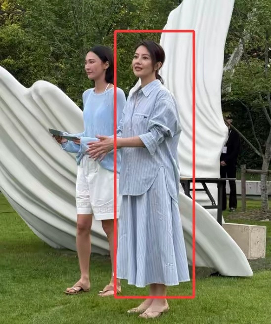 女装也是在走下坡路了，高圆圆都穿不出来的衣服，我们穿是不是更难看？