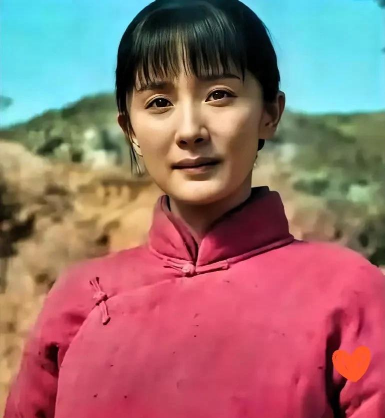 杨幂这次在《生万物》的表现，真的给演员们提了个醒。“八五花”们都在努力转型，