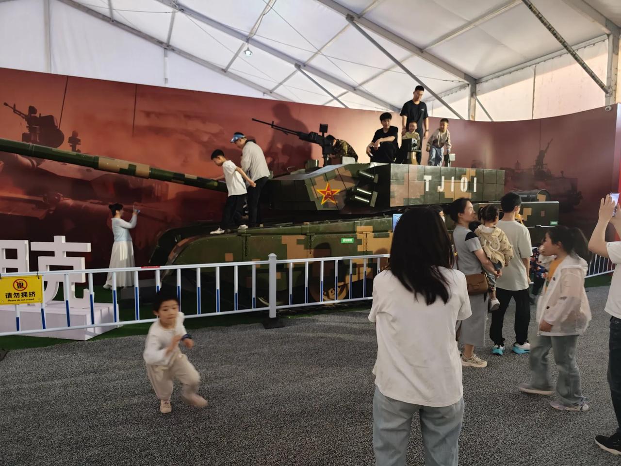 中国工业取得的伟大成就，尤其是中国军工的发展，得益于美苏工业标准的相互融合。在上