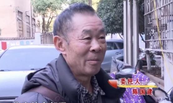 2018年，湖南一65岁工程师确诊肺癌，然而身边却无一人照料，他给继子打电话求助