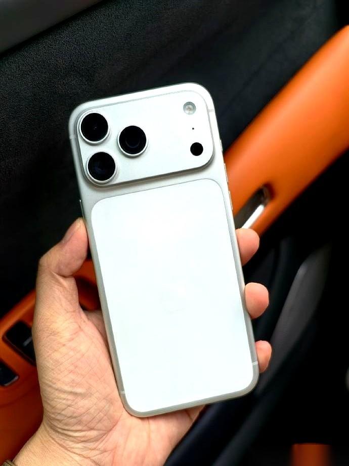 我刚听一哥们儿说个事儿，差点没把下巴惊掉。一个专门给iPhone搞“扩容”的，