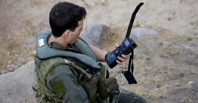 美军在伊朗那场营救，最狠的不是海豹突击队从天而降。而是空军对着自己飞行员的藏身地