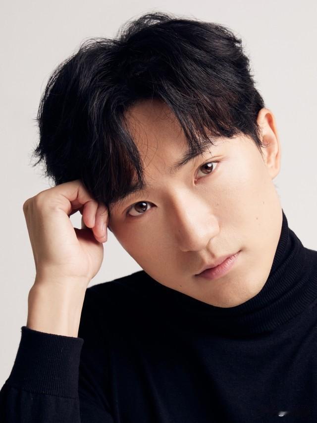 《大生意人》，最让人心里踏实的，不是那些精明的主角，而是那个常被当成“铁憨憨”的