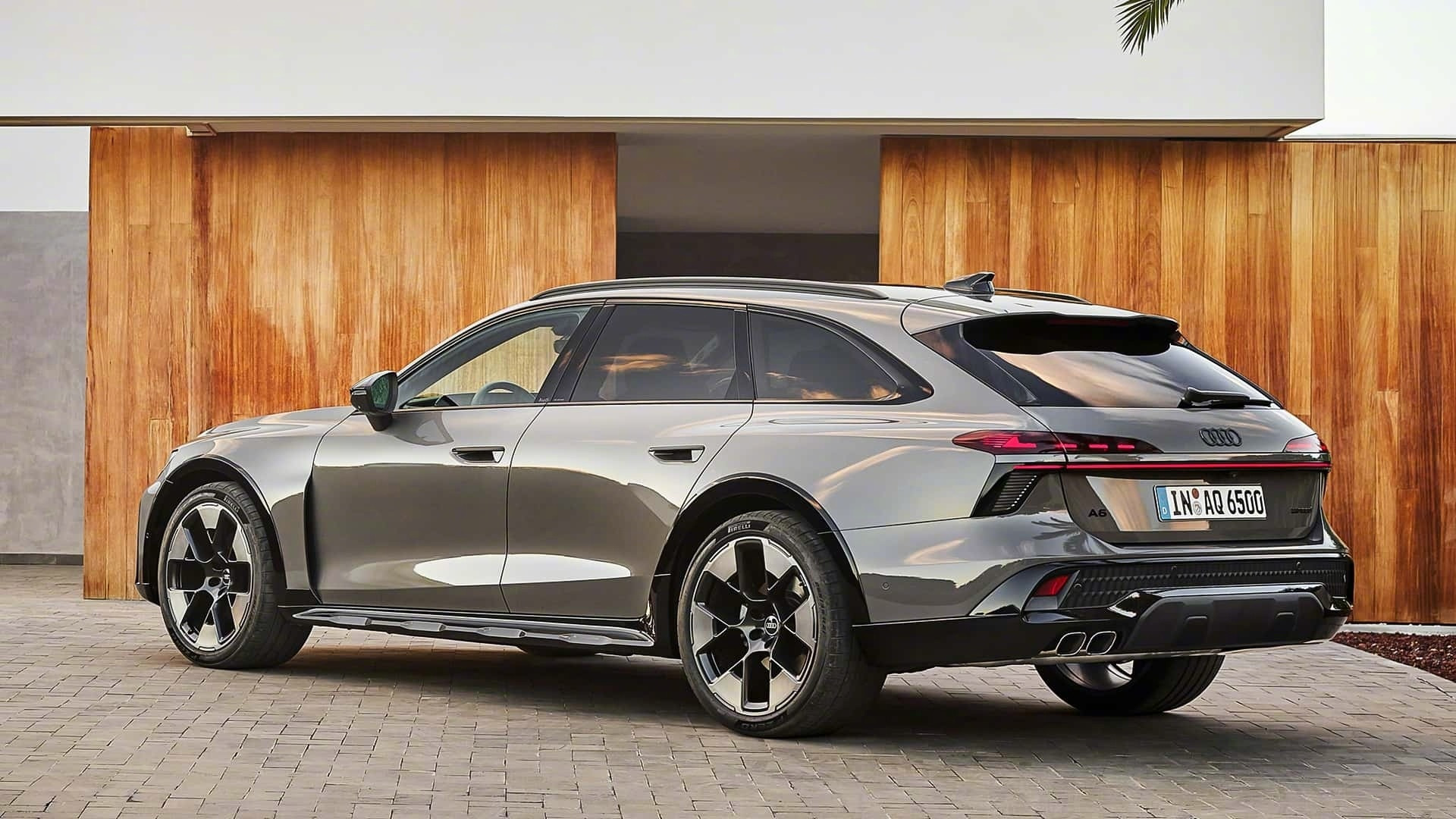 车若初见草原狼更新，RS6宽体风格。奥迪发布全新奥迪A6Allroad。标配