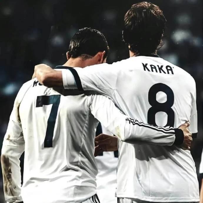 2009年夏窗皇马的三大交易，只有卡卡亏本！2009年夏窗，皇马做出了一件改变