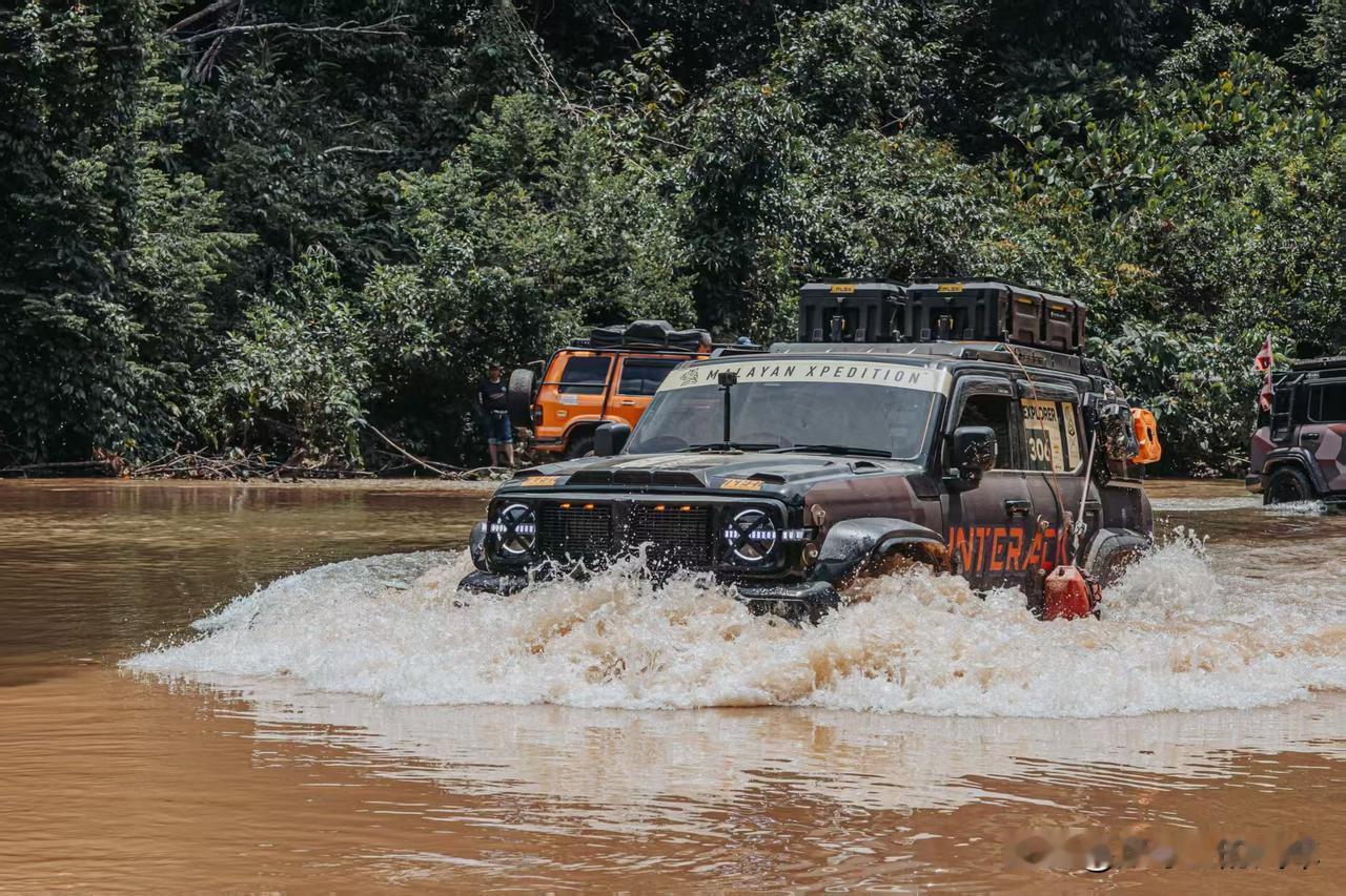 敢问哪个车企能在硬派越野系列跟长城抢饭吃呢？长城汽车可以说是品类创新的鼻祖，