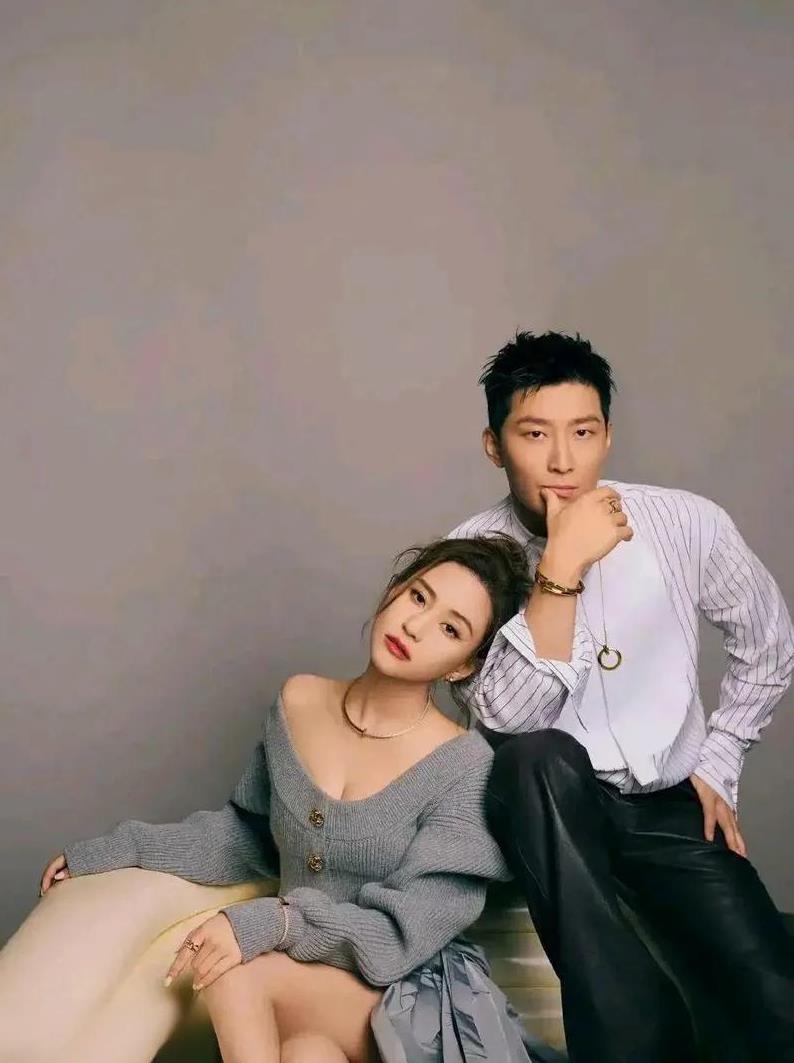 何超莲不会和窦骁离婚，不是因为他还爱着，而是何超莲非常清楚，一旦离婚，这辈子也就