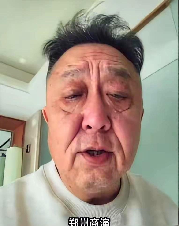 于谦老婆白慧明一句“家就是个酒店”，撕开了多少中年婚姻的遮羞布。我坐月子，他半夜