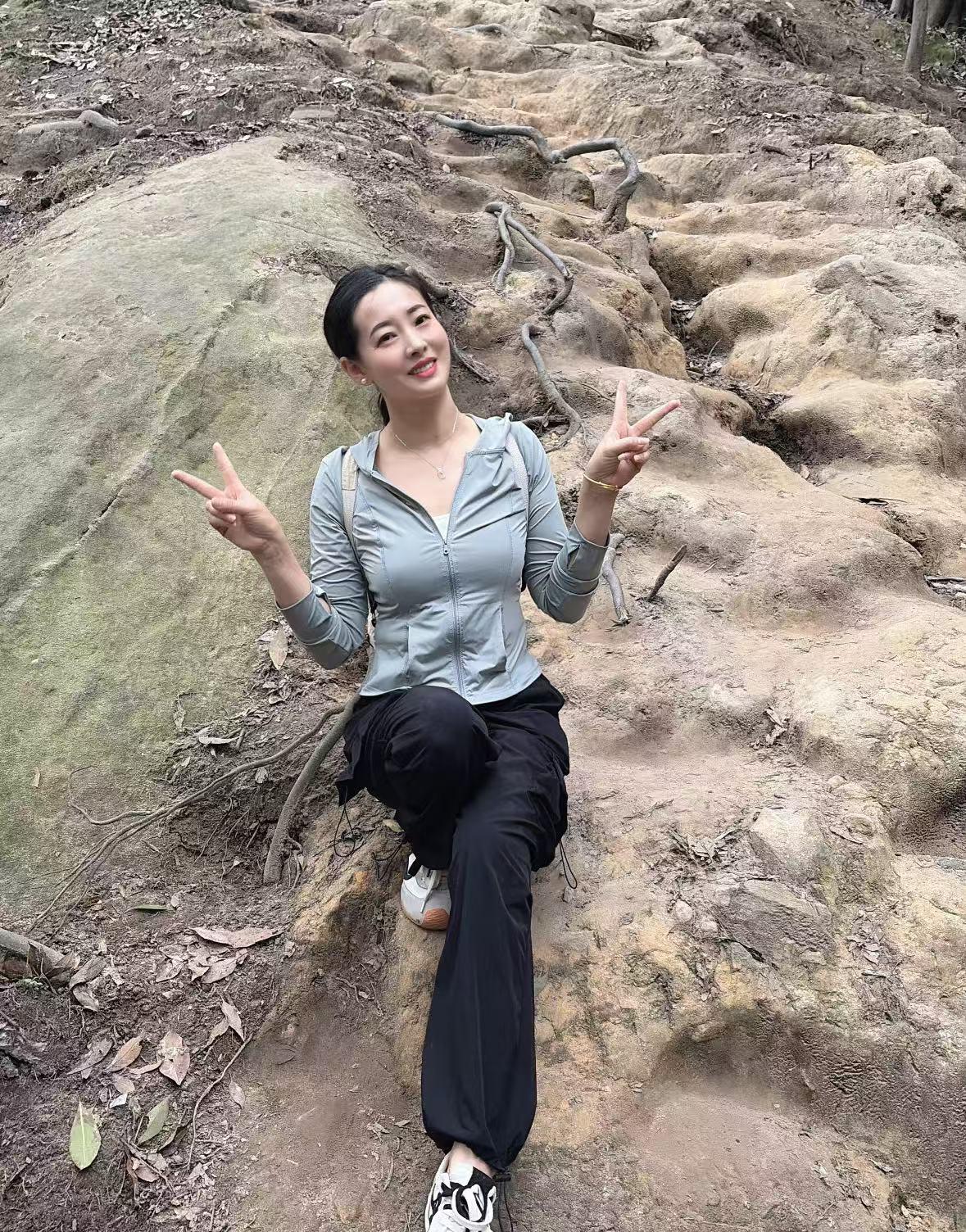 没结婚女人听我一句，我堂姐今年三十八了还没嫁人，家里人着急得不行，过年的时