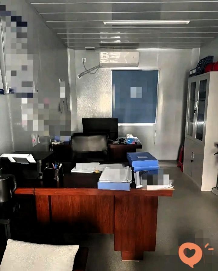 办公室一盒月饼icon都收不到了，这就是施工单位的现状。施工队现在都醒悟了，