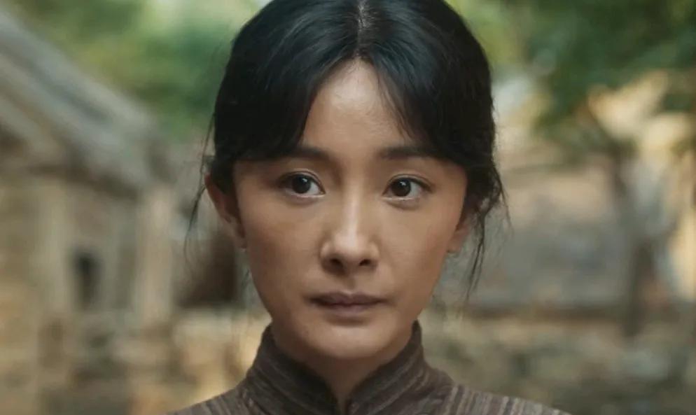 《生万物》第24集预告，银子家里实在过不下去了，她爹就去闯关东，可根本就没走到关