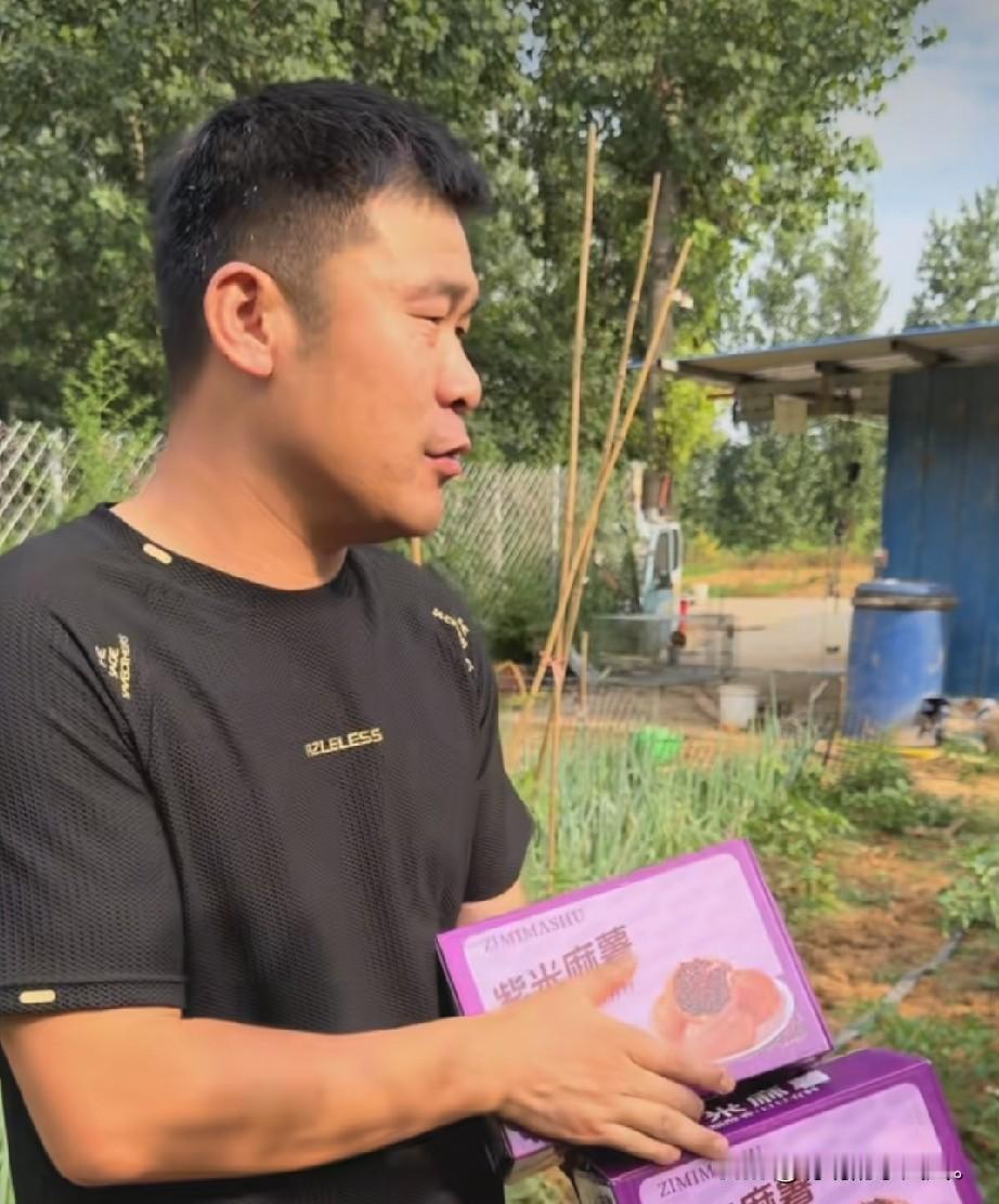 小故事！半熟李佳和过去的视频不一样了，过去是各干各的，现在两个人经