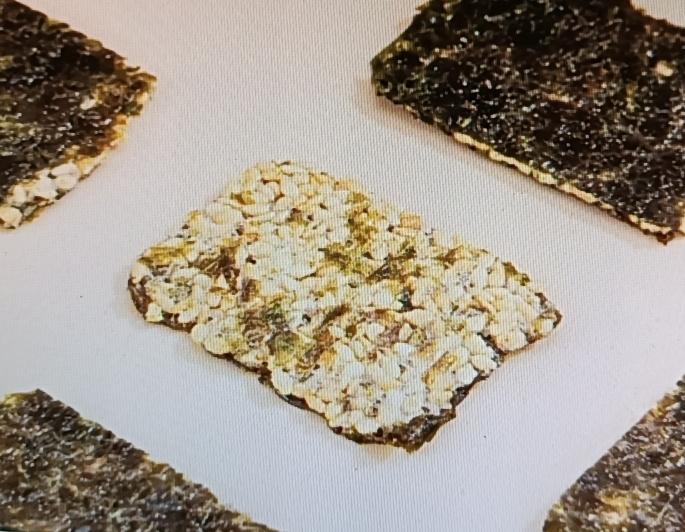 有点没太懂你说的“儿童休息人民”是什么意思，但这时光芝麻海苔夹心脆我可有话说！4