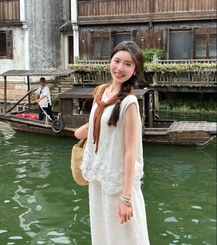 江南好景留人醉，不负清风不负侬