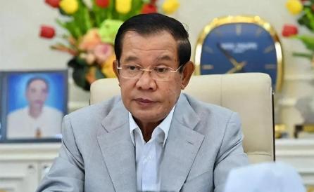 洪森父子吃中国的，喝中国的，用中国的，基建投资依靠中国，安全保护依靠中国，就这样