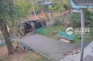 照这样下去，乌克兰还没被俄罗斯压倒，恐怕先被内讧拖垮。当地时间9月1日晚至2日凌