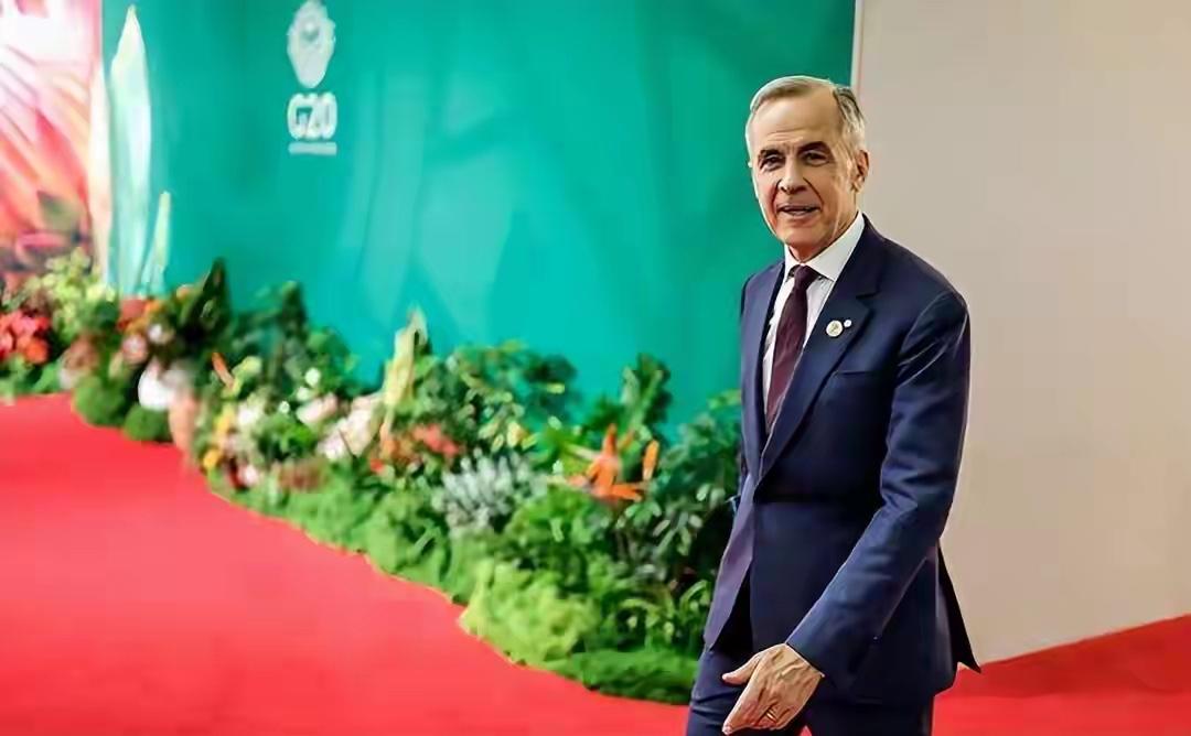 要说今年北美政坛的爆点，加拿大这一把“反美大旗”掀起来，谁都没想到。刚刚，渥太