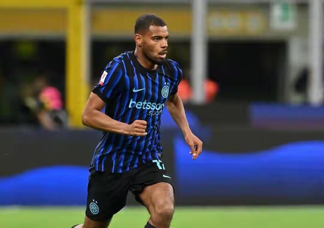 乾坤大挪移？去年夏天高价加盟国际米兰的22岁法国中场迪乌夫，并没有踢出出过人的表