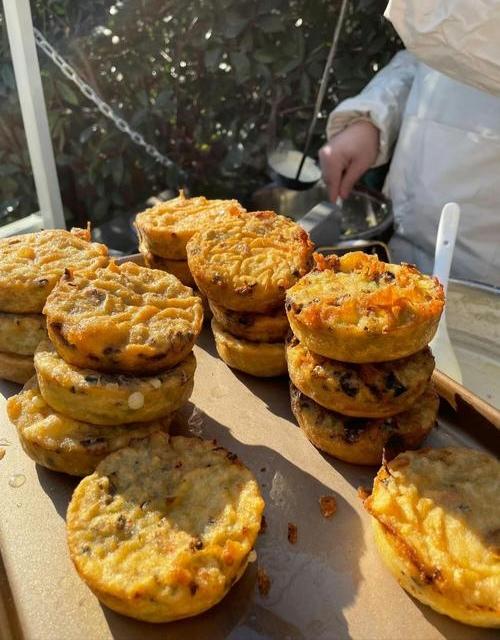 朋友们，这两个东西你们那的叫法是什么？看到有上海的网友在争论，有人图一叫萝卜