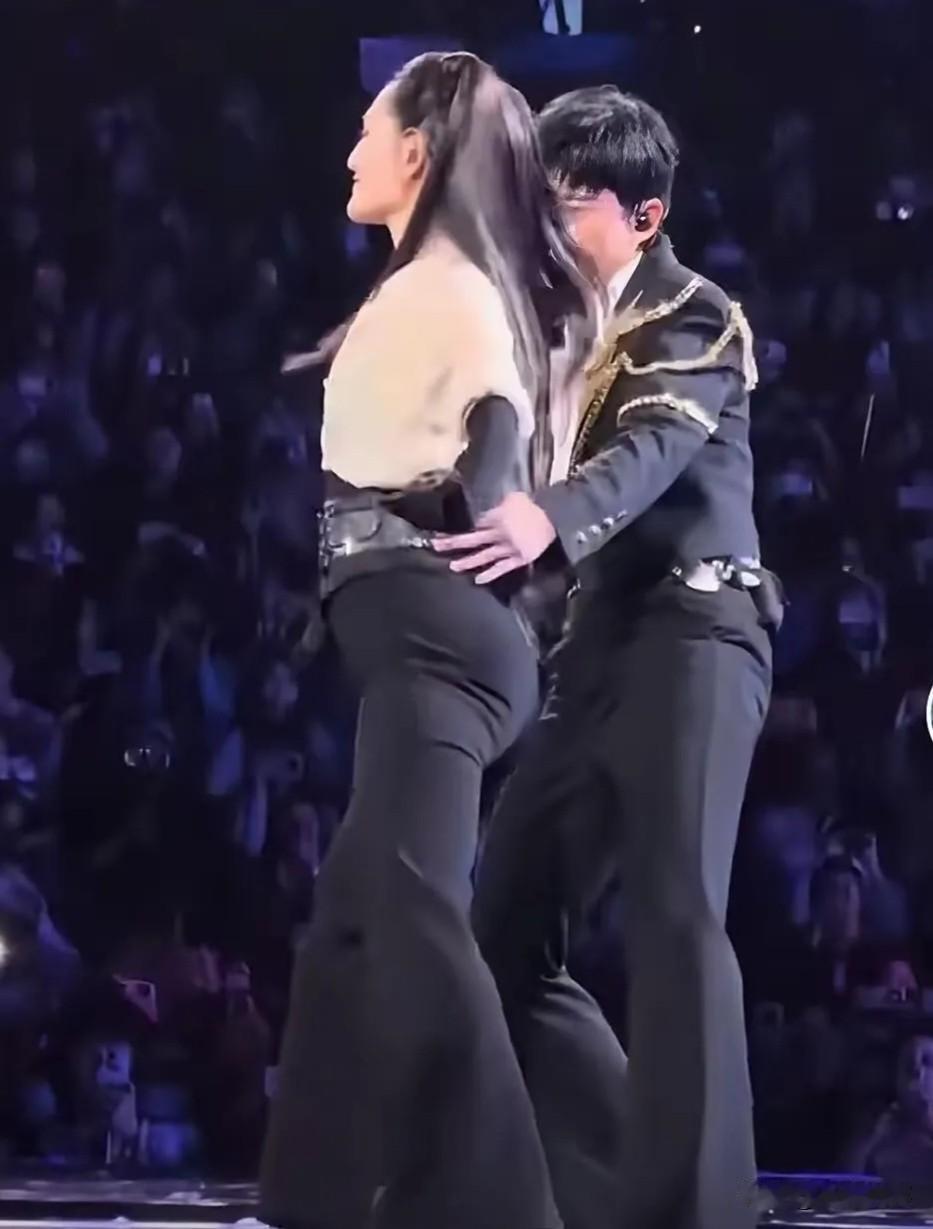 我问我做康复师的朋友不是说请了最贵的教练就能恢复如初吗？为什么谢娜练得那么苦还