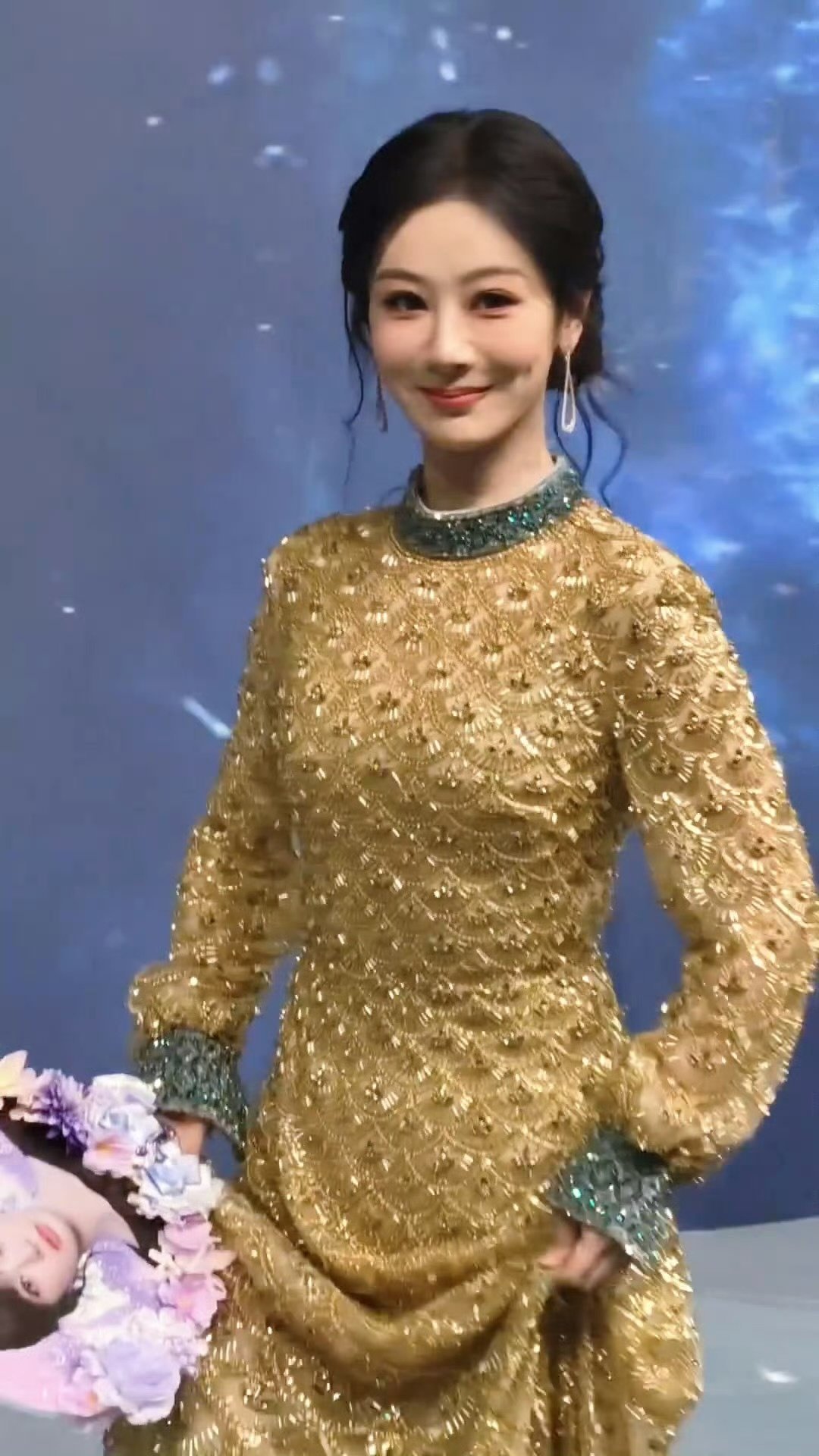 杨紫大花气质可爱萌妹的大花，杨紫的气质和颜值真心不错。所以说，我们家小葡萄的