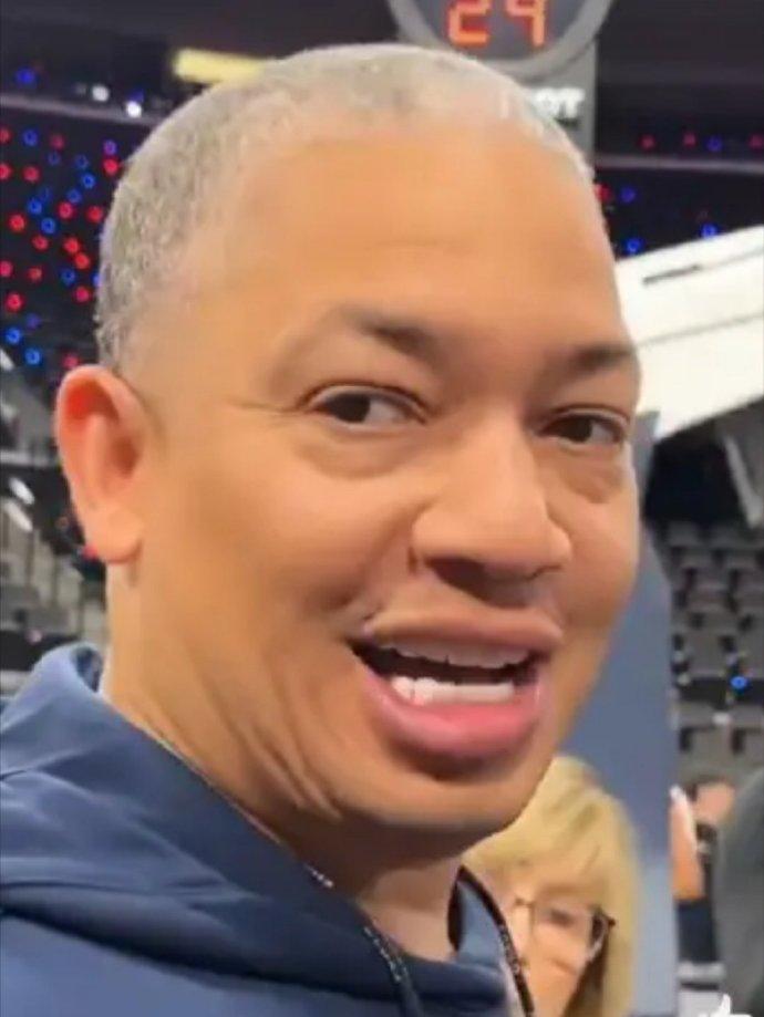 泰伦卢：剩余比赛要拿35胜20负！目前进度：13胜2负剩余最低战绩：22胜1