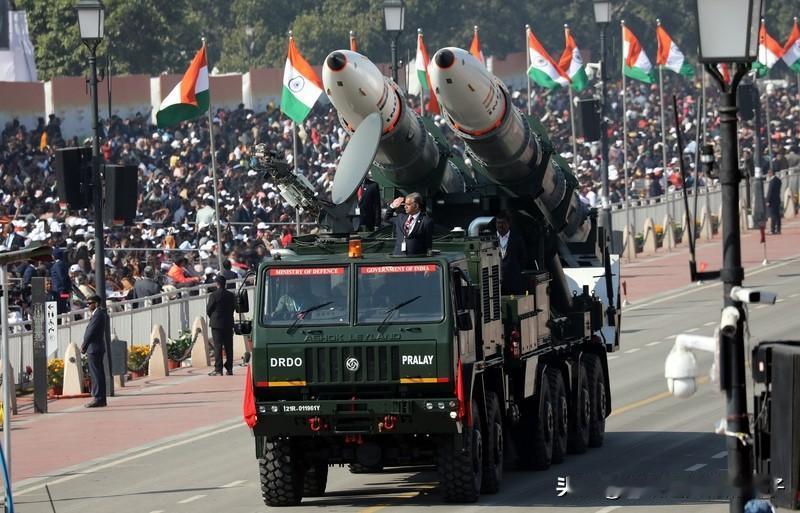 印军今年多种机型频频坠毁今年印军多种机型频频坠毁，11月21日，印度国产“光辉