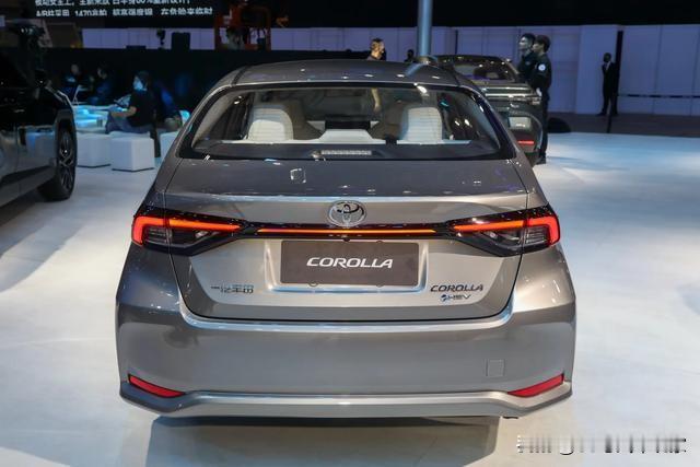 一汽丰田新款卡罗拉上市了，这次一共推出6款车型，还有新增长轴距版，诚意...