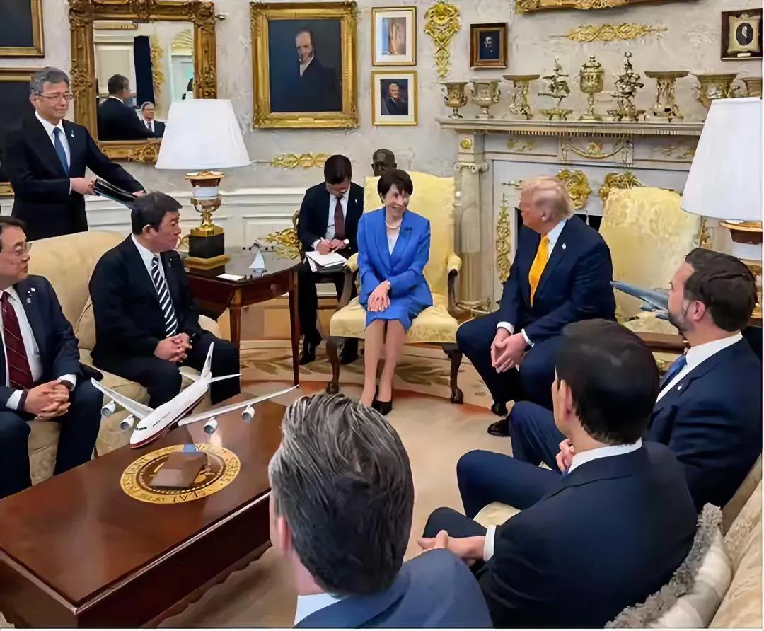 后悔死了！早知道就不去了！高市早苗兴冲冲跑去美国，本想抱紧大腿联美抗中，结果撞