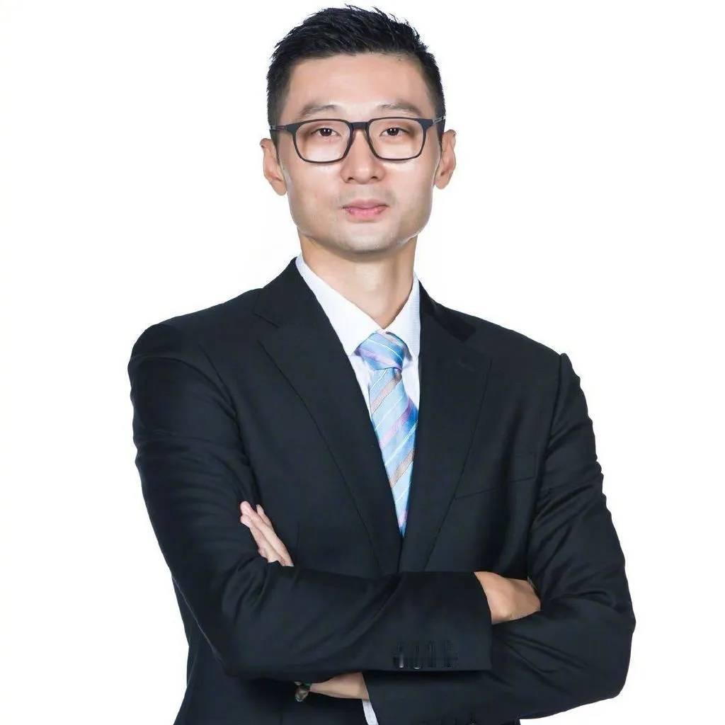 刘炜离下课不远了。这句话现在听起来，已经不是一句预测，倒像一句判决。球队惨败，