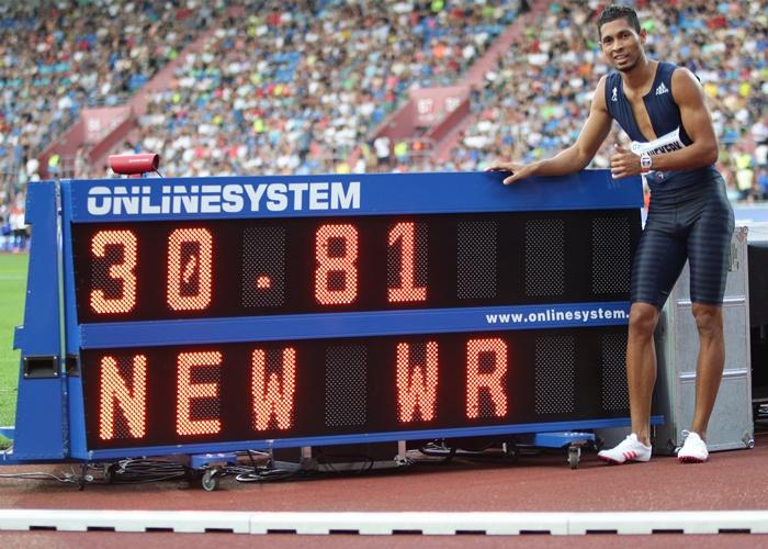 范尼凯克创造300米世界新纪录