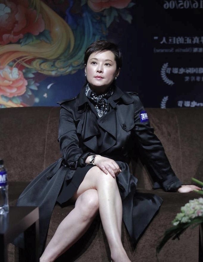 一直都知道她年轻时好看，没想到老了居然还这样有气质，这看起来比马伊琍和俞飞鸿好看