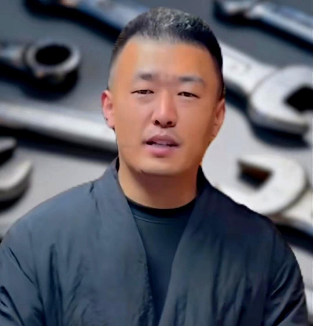 近日，网红自诩通臂拳第八代传人的鸽武缘社交账号将2百多个账号清空，其中包括张伟丽